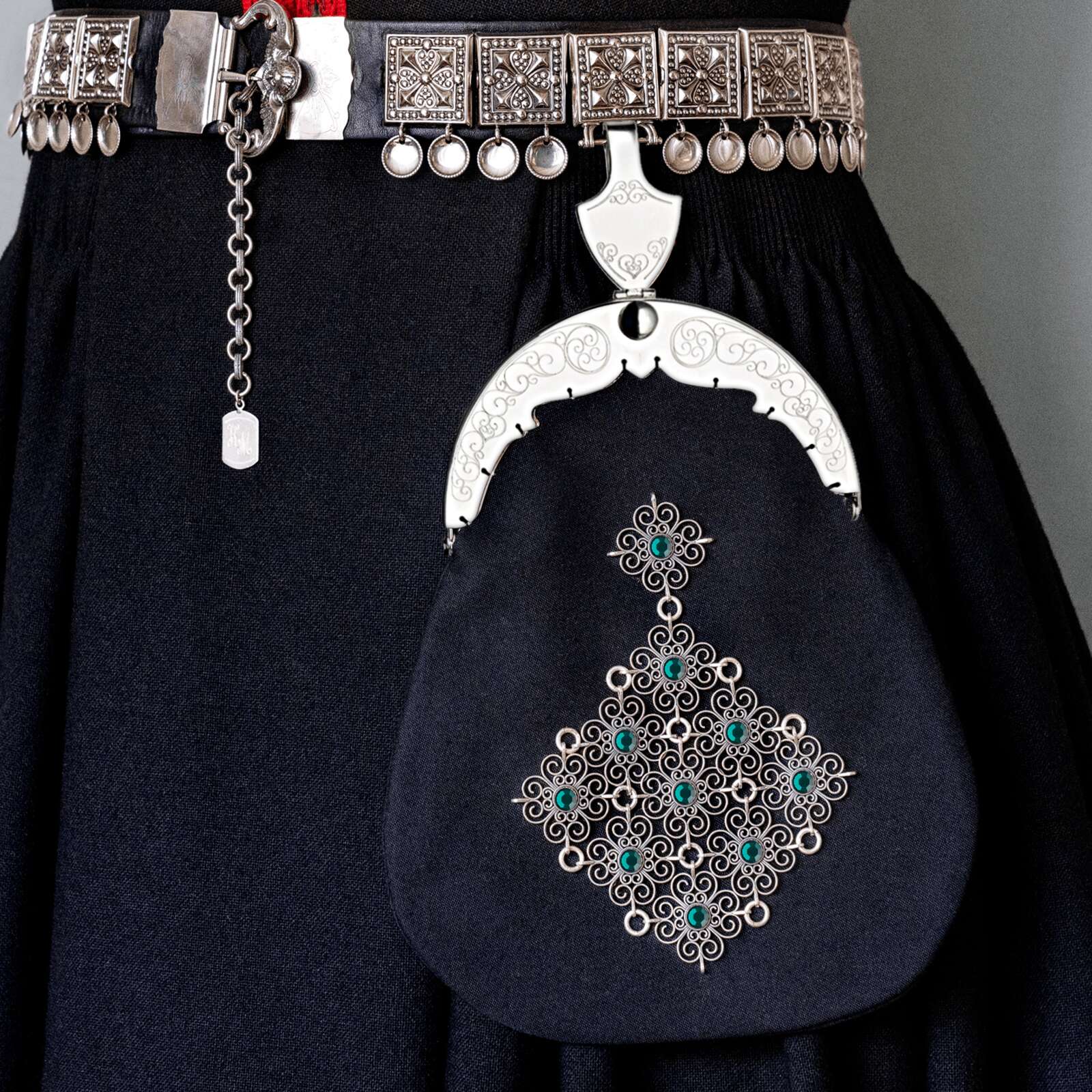 Bunadsølv veske nr. 331158 grønn