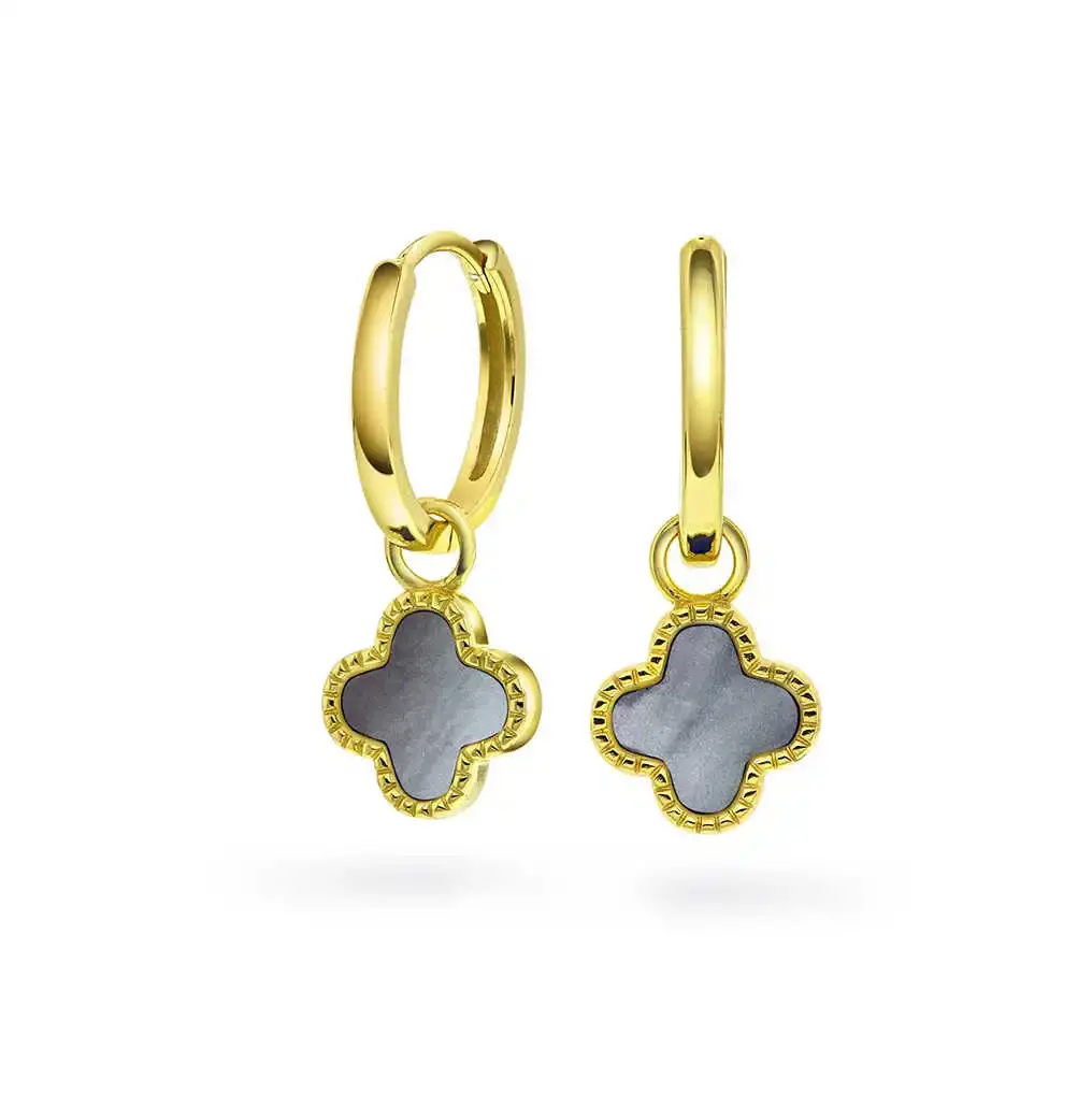 Øreringer i sølv grå perlemor kløver.