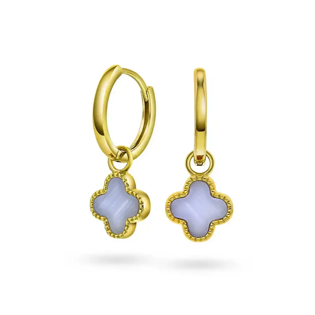 Øreringer i sølv med lyseblå kløver.