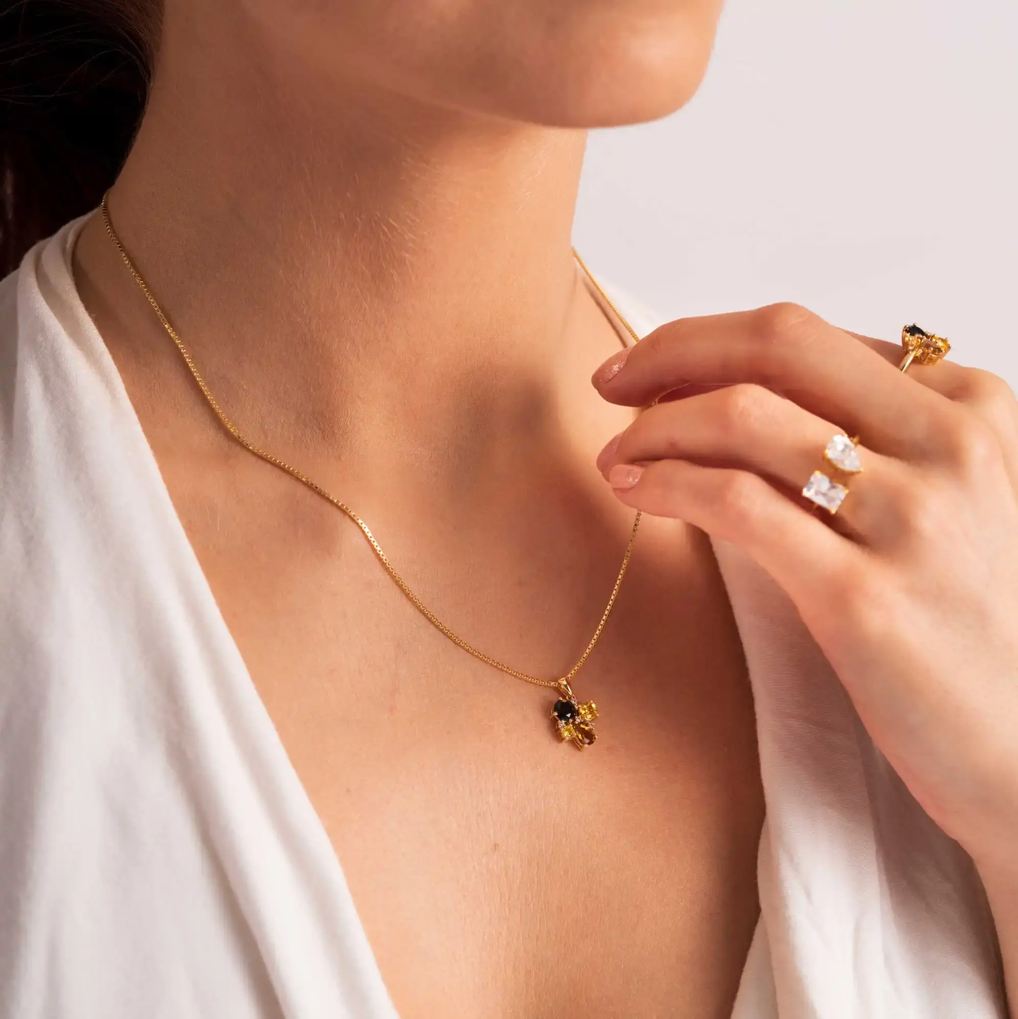 Anheng i Forgyltsølv med Gylne Toner.