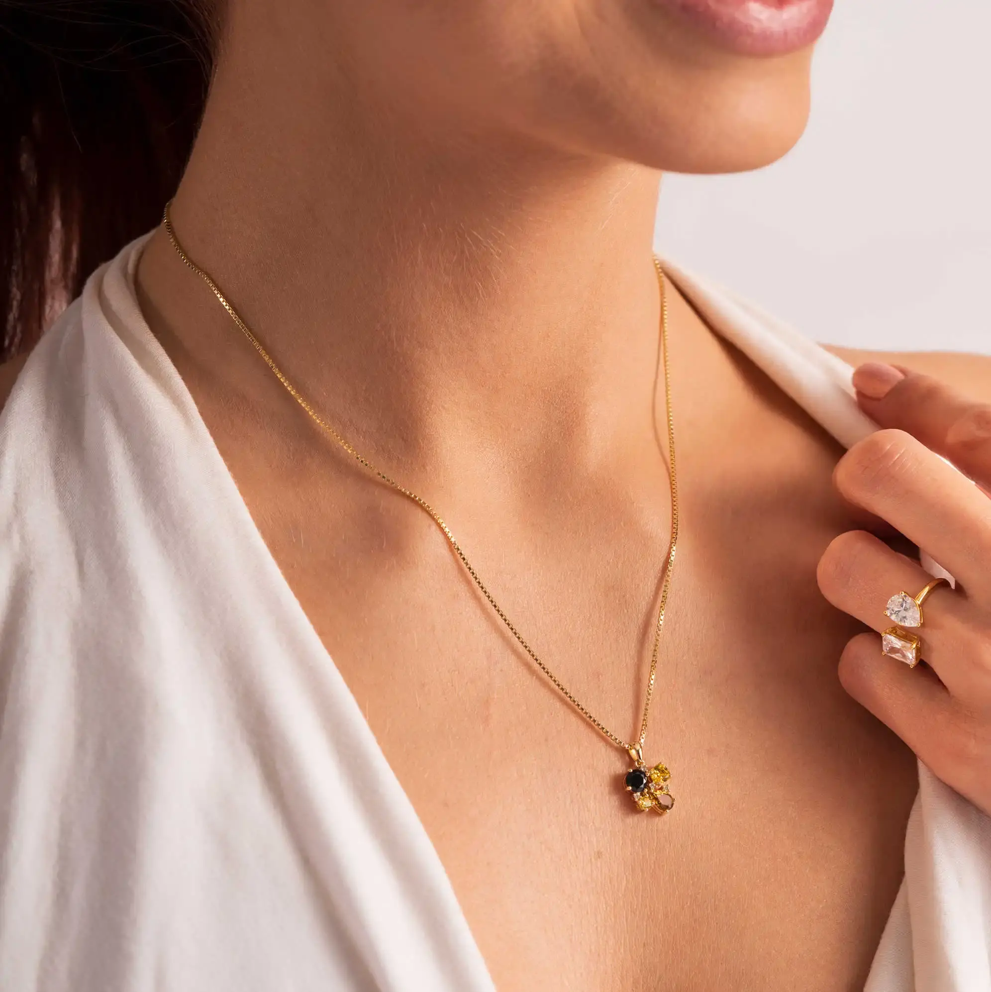 Anheng i Forgyltsølv med Gylne Toner.