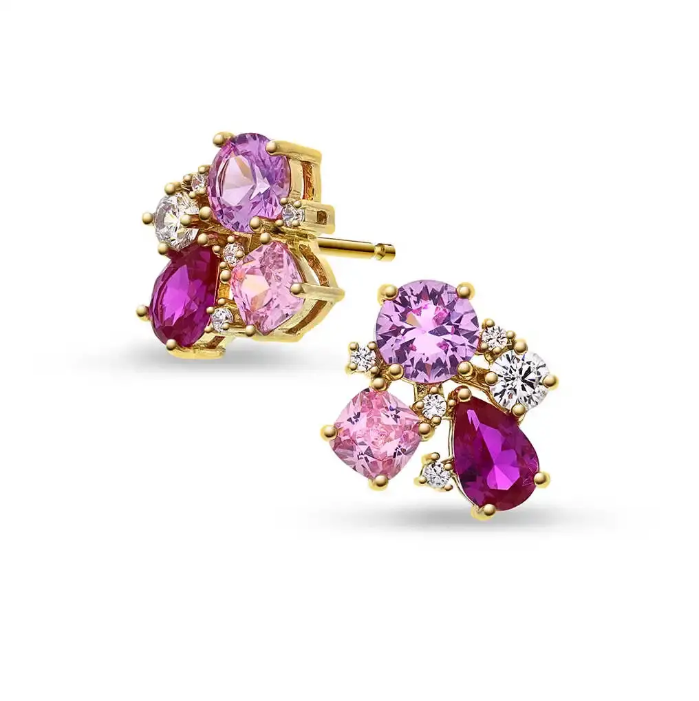 Lekker ørepynt i forgylt sølv med rosa nyanser.