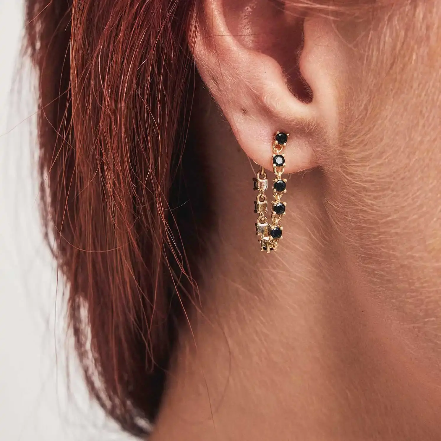 Zela øredobber med sort zirkonia